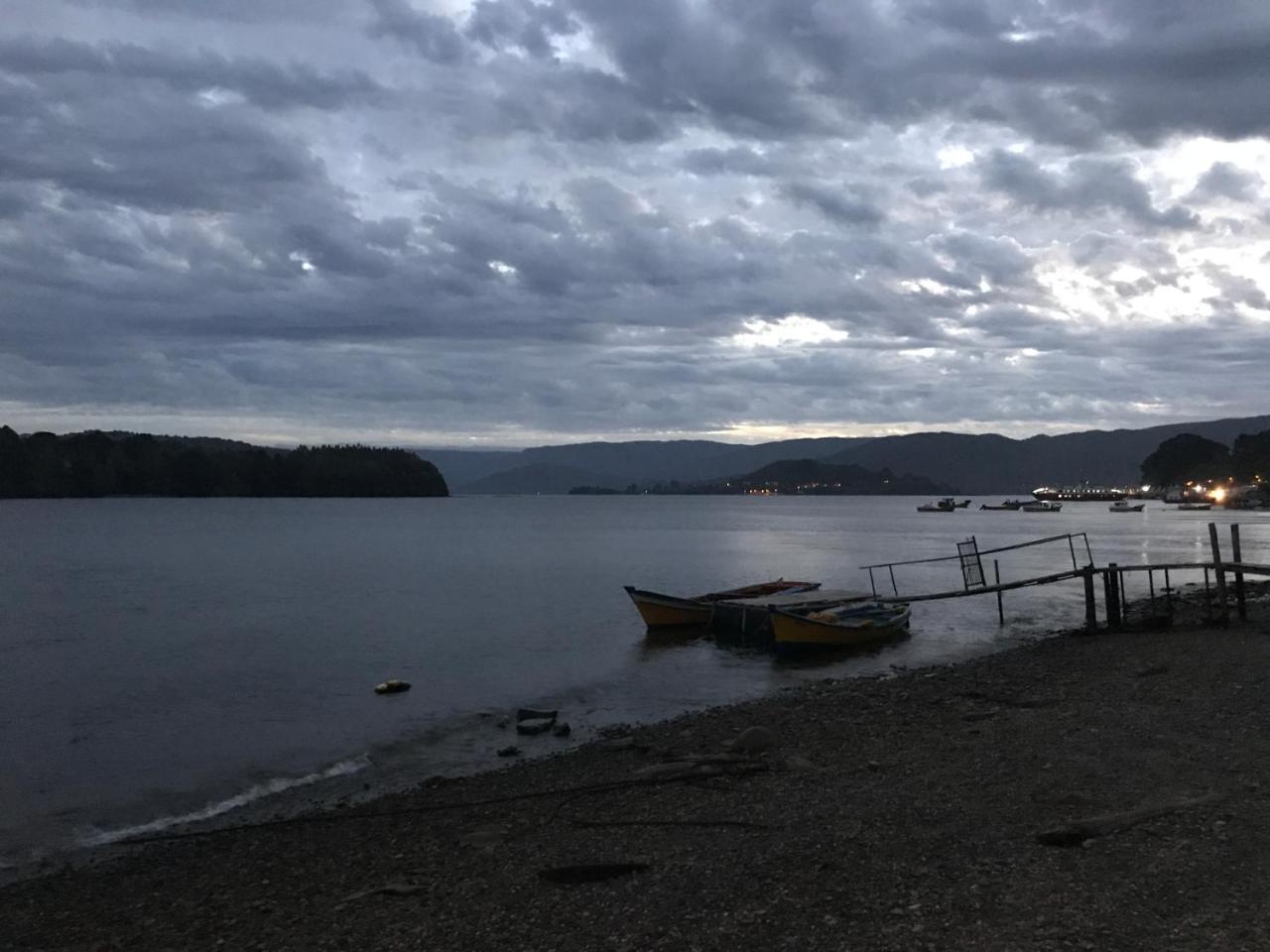 Hostel Isla Del Rey Valdivia Bagian luar foto